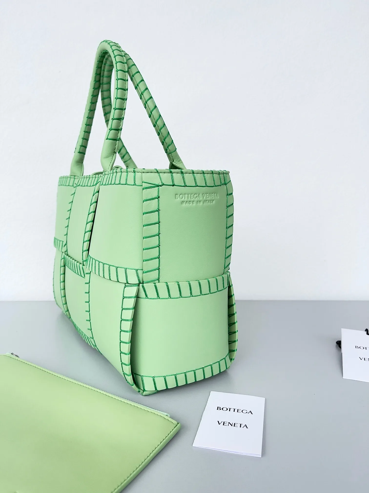 All categories 💚 Authentic bags 💚 BV 2025 new style 𝗕𝗼𝘁𝘁𝗲𝗴𝗮 𝗩𝗲𝗻𝗲𝘁𝗮 Tote bag